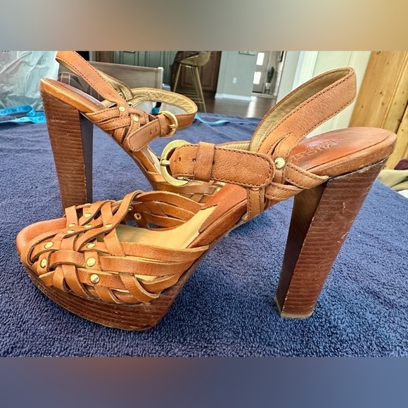 🎉Michael by Michael Kors Classic Brown Leather 5” Heels w/Gold Accents Size 8 - Picture 12 of 13